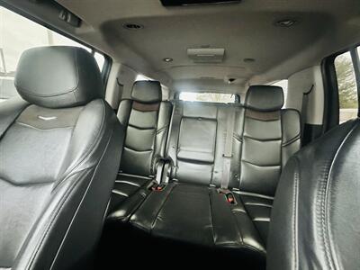 2019 Cadillac Escalade ESV   - Photo 14 - Kansas City, MO 64131