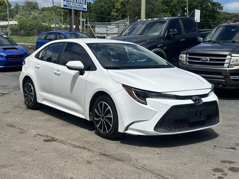2022 Toyota Corolla LE   - Photo 1 - Kansas City, MO 64131