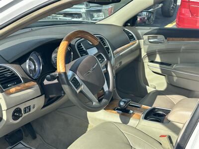 2013 Chrysler 300 C - Photo 8 - Kansas City, MO 64131