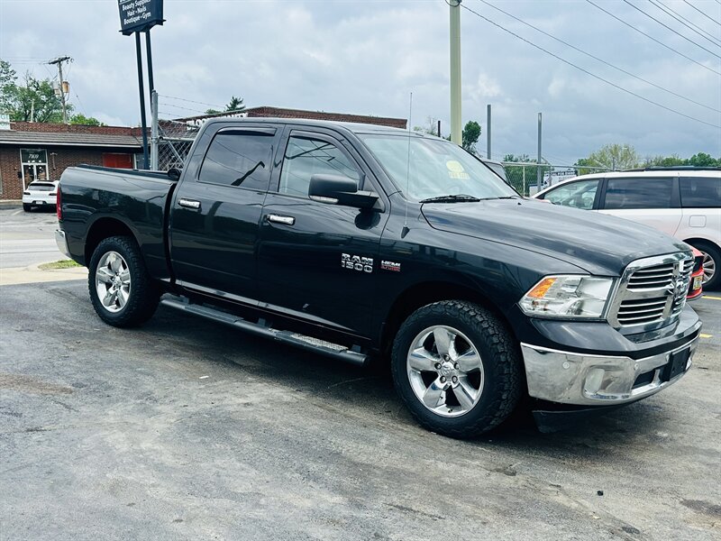 2016 RAM 1500 SLT  