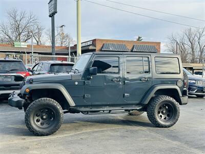 2016 Jeep Wrangler Unlimited Rubicon   - Photo 2 - Kansas City, MO 64131
