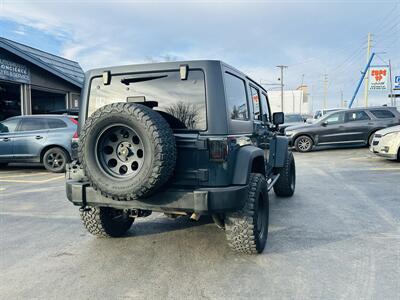 2016 Jeep Wrangler Unlimited Rubicon   - Photo 6 - Kansas City, MO 64131