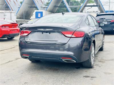 2015 Chrysler 200 S - Photo 4 - Kansas City, MO 64131