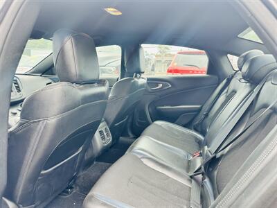 2015 Chrysler 200 S - Photo 10 - Kansas City, MO 64131