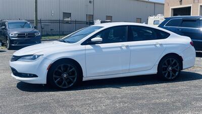 2015 Chrysler 200 S   - Photo 2 - Raytown, MO 64138