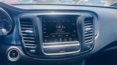 2015 Chrysler 200 S   - Photo 15 - Raytown, MO 64138