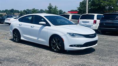 2015 Chrysler 200 S   - Photo 7 - Raytown, MO 64138
