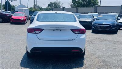 2015 Chrysler 200 S   - Photo 4 - Raytown, MO 64138
