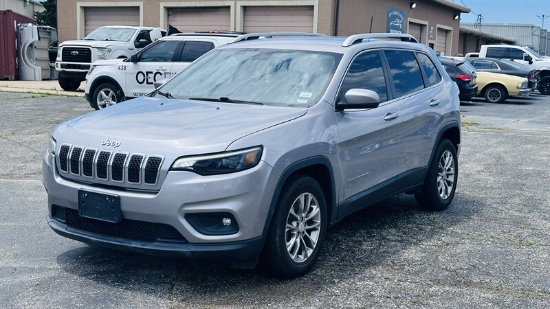 2019 Jeep Cherokee Latitude Plus   - Photo 1 - Kansas City, MO 64131