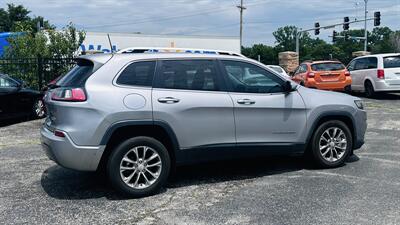 2019 Jeep Cherokee Latitude Plus   - Photo 9 - Kansas City, MO 64131