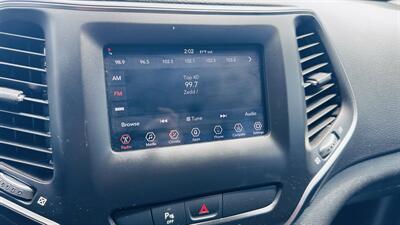 2019 Jeep Cherokee Latitude Plus   - Photo 22 - Kansas City, MO 64131