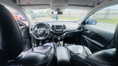 2019 Jeep Cherokee Latitude Plus   - Photo 12 - Kansas City, MO 64131