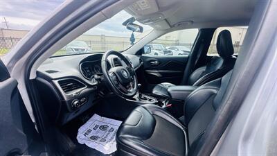 2019 Jeep Cherokee Latitude Plus   - Photo 10 - Kansas City, MO 64131