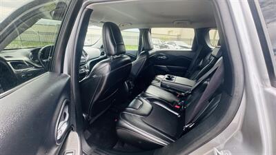 2019 Jeep Cherokee Latitude Plus   - Photo 11 - Kansas City, MO 64131