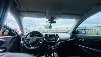 2019 Jeep Cherokee Latitude Plus   - Photo 13 - Kansas City, MO 64131