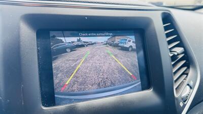 2019 Jeep Cherokee Latitude Plus   - Photo 23 - Kansas City, MO 64131