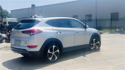 2016 Hyundai TUCSON Limited - Photo 5 - Raytown, MO 64138