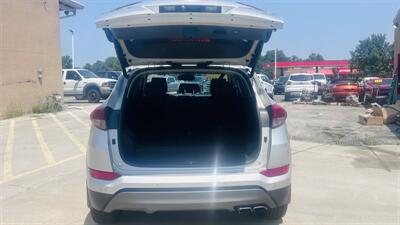 2016 Hyundai TUCSON Limited - Photo 8 - Raytown, MO 64138