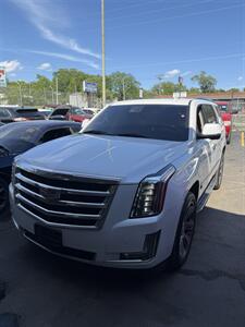 2016 Cadillac Escalade Luxury Collection   - Photo 1 - Kansas City, MO 64131