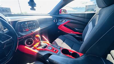 2017 Chevrolet Camaro LT - Photo 12 - Raytown, MO 64138