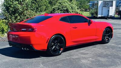 2017 Chevrolet Camaro LT - Photo 4 - Raytown, MO 64138