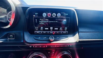 2017 Chevrolet Camaro LT - Photo 11 - Raytown, MO 64138