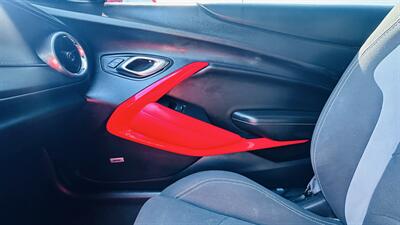 2017 Chevrolet Camaro LT - Photo 15 - Raytown, MO 64138