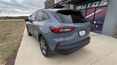 2025 Ford Escape ST-Line Select - Photo 2 - Williston, ND 58801