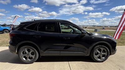 2025 Ford Escape ST-Line Select - Photo 5 - Williston, ND 58801