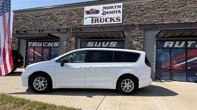 2024 Chrysler Pacifica Touring L - Photo 1 - Williston, ND 58801
