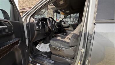 2022 GMC Sierra 1500 Limited Elevation   - Photo 9 - Williston, ND 58801