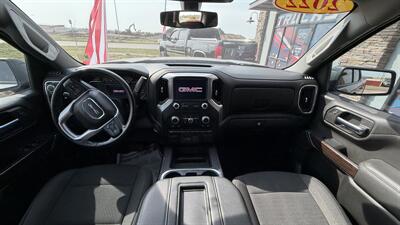 2022 GMC Sierra 1500 Limited Elevation   - Photo 11 - Williston, ND 58801