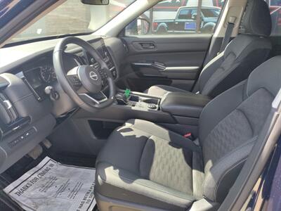 2025 Nissan Pathfinder SV - Photo 5 - Williston, ND 58801