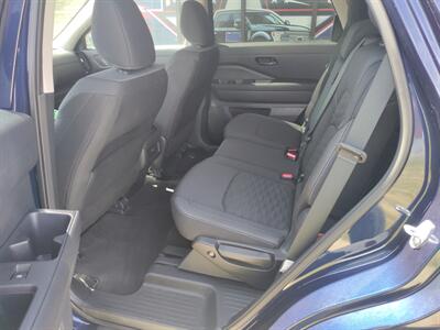 2025 Nissan Pathfinder SV - Photo 6 - Williston, ND 58801