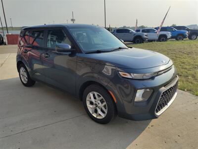2021 Kia Soul S   - Photo 3 - Williston, ND 58801