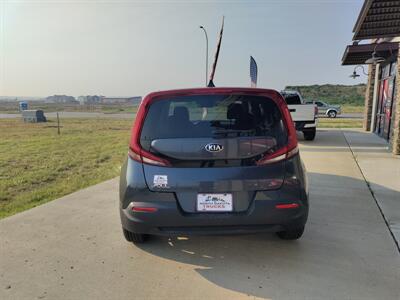 2021 Kia Soul S   - Photo 2 - Williston, ND 58801