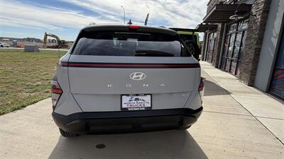 2025 Hyundai Kona SEL - Photo 3 - Williston, ND 58801