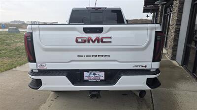 2024 GMC Sierra 2500 HD AT4 - Photo 3 - Williston, ND 58801