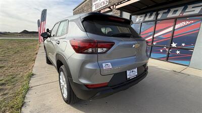 2025 Chevrolet Trailblazer LS - Photo 2 - Williston, ND 58801