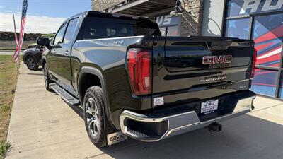 2019 GMC Sierra 1500 SLT - Photo 2 - Williston, ND 58801