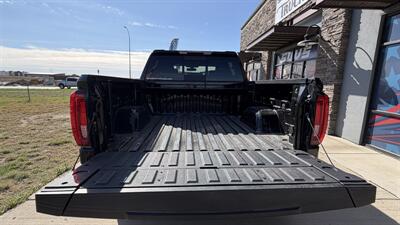 2019 GMC Sierra 1500 SLT - Photo 11 - Williston, ND 58801