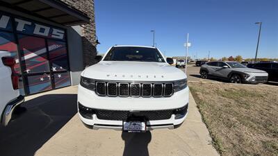 2024 Jeep Wagoneer L Series II - Photo 7 - Williston, ND 58801