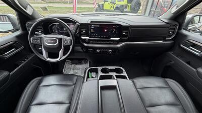 2025 GMC Sierra 1500 SLT   - Photo 10 - Williston, ND 58801