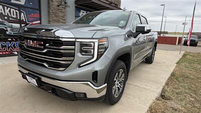 2025 GMC Sierra 1500 SLT   - Photo 8 - Williston, ND 58801