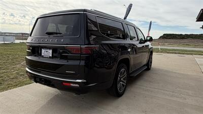 2024 Jeep Wagoneer L Series II - Photo 4 - Williston, ND 58801