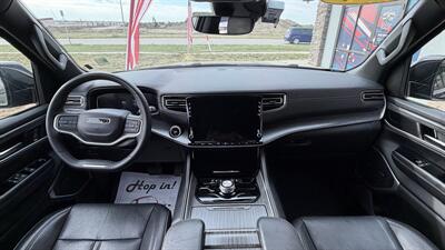 2024 Jeep Wagoneer L Series II - Photo 11 - Williston, ND 58801