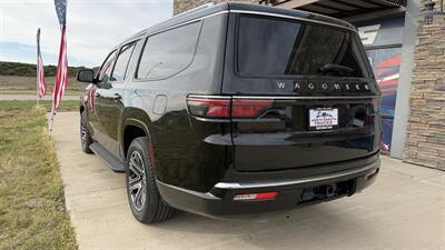 2024 Jeep Wagoneer L Series II - Photo 2 - Williston, ND 58801