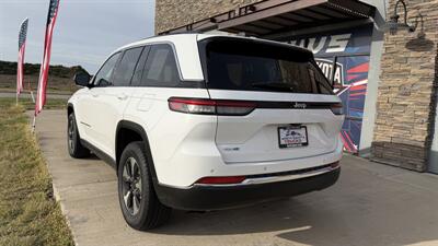 2024 Jeep Grand Cherokee 4xe - Photo 2 - Williston, ND 58801