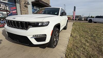 2024 Jeep Grand Cherokee 4xe - Photo 8 - Williston, ND 58801