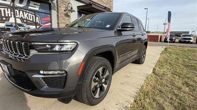 2024 Jeep Grand Cherokee 4xe - Photo 8 - Williston, ND 58801